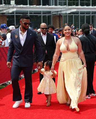 Otto Lopez 6 of the Miami Marlins and family arrives on the red carpet at the 2026 MLB, Baseball Herren, USA All Star Red Carpet Show in Philadelphia, Pennsylvania, on Tuesday, July 14, 2026.  PHI202607142052 LAURENCExKESTERSON