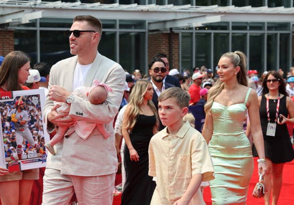 Freddie Freeman 5 of the Los Angeles Dodgers and family arrive on the red carpet at the 2026 MLB, Baseball Herren, USA All Star Red Carpet Show in Philadelphia, Pennsylvania, on Tuesday, July 14, 2026.  PHI202607142060 LAURENCExKESTERSON