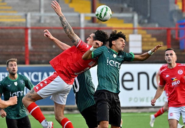 UEFA Champions League First Qualifying Round Second Leg, Inver Park, Belfast, Northern Ireland 14 7 2026 Larne vs Tre Fiori Larne™s Mathew Ridley with Tre Fiori™s Giulio Ponticelli Mathew Ridley with Giulio Ponticelli 14 7 2026  Copyright: xStephenxHamilton Inphox Larne v Tre Fiori-038