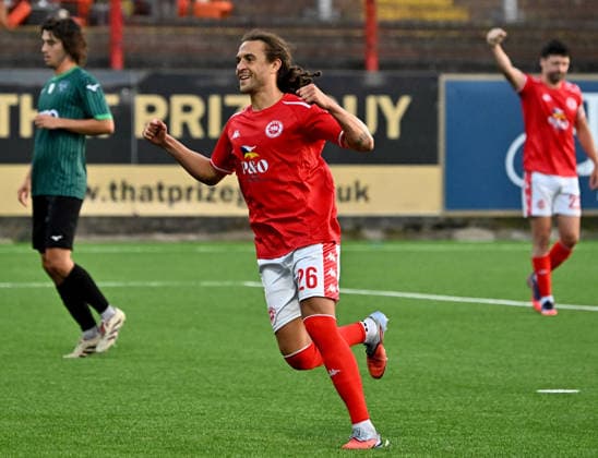 UEFA Champions League First Qualifying Round Second Leg, Inver Park, Belfast, Northern Ireland 14 7 2026 Larne vs Tre Fiori Larne™s Dan Bent celebrates after converting a penalty Dan Bent celebrates after converting a penalty 14 7 2026  Copyright: xStephenxHamilton Inphox Larne v Tre Fiori-048