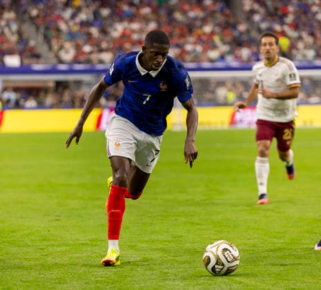 14.07.2026, Fussball Weltmeisterschaft 2026 in den USA, Halbfinale, Frankreich - Spanien, im AT&T Stadium (Dallas (Arlington)), Ousmane Dembele (Frankreich) am Ball ***FIFA regulations prohibit any use of photographs as image sequences and or quasi-video. EDITORIAL USE ONLY*** *** July 14, 2026, 2026 FIFA World Cup in the U.S., Semifinal, France vs. Spain, at AT&T Stadium in Dallas, Arlington; Ousmane Dembélé of France with the ball ***FIFA regulations prohibit any use of photographs as image sequences and or quasi-video. FOR EDITORIAL USE ONLY***