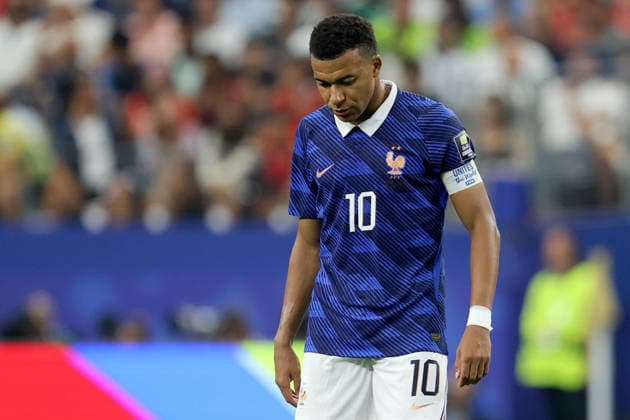 France v Spain: Semi Final - FIFA World Cup, WM, Weltmeisterschaft, Fussball 2026 Kylian Mbappe of France looks dejected during the FIFA World Cup 2026 Semi Final match between France and Spain at Dallas Stadium on July 14, 2026 in Arlington, United States. Arlington Dallas Stadium TX United States Copyright: xAllstarxPicturexLibraryxLtdx