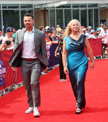 Willson Contreras 40 of the Boston Red Sox arrives on the red carpet at the 2026 MLB, Baseball Herren, USA All Star Red Carpet Show in Philadelphia, Pennsylvania, on Tuesday, July 14, 2026.  PHI202607142084 LAURENCExKESTERSON