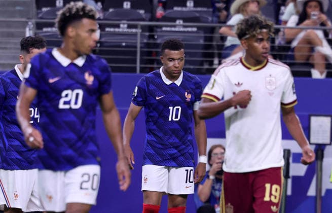 2026 World Cup - France v Spain Kylian Mbappé (10) from France during the 2026 FIFA World Cup, WM, Weltmeisterschaft, Fussball semi-final football match between France and Spain at Dallas Stadium on July 14, 2026 in Arlington, Texas. Photo by Charles Guerin ABACAPRESS.COM Arlington Texas United States  Copyright: xGuerinxCharles ABACAx