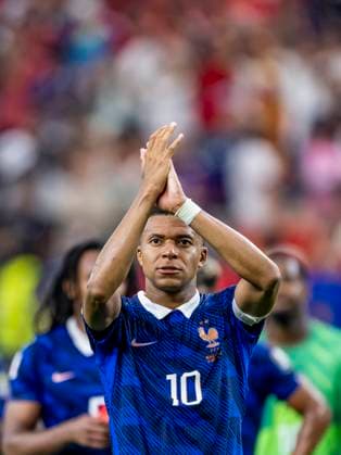 DALLAS - Kylian Mbappe of France is disappointed during the 2026 World Cup match between France and Spain at Dallas Stadium on July 14, 2026, in Dallas, United States. (Photo by Stefan Koops EYE4IMAGES DeFodi Images) - *** DALLAS Kylian Mbappé of France looks disappointed during the 2026 World Cup match between France and Spain at Dallas Stadium on July 14, 2026, in Dallas, United States. Photo by Stefan Koops, EYE4IMAGES, DeFodi Images