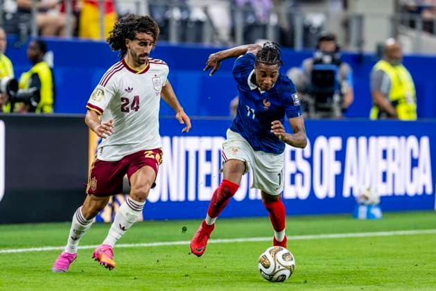 DALLAS - (lr) Marc Cucurella of Spain and Michael Olise of France during the 2026 World Cup match between France and Spain at Dallas Stadium on July 14, 2026, in Dallas, United States. (Photo by Stefan Koops EYE4IMAGES DeFodi Images) - *** DALLAS — Marc Cucurella of Spain and Michael Olise of France during the 2026 World Cup match between France and Spain at Dallas Stadium on July 14, 2026, in Dallas, United States. Photo by Stefan Koops, EYE4IMAGES, DeFodi Images