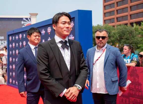 July 14, 2026, Philadelphia, Pennsylvania, USA: YOHSINOBU YAMAMOTO, Los Angeles Dodgers pitcher, on the All Star Red Carpet show at the Independence Mall. Philadelphia USA - ZUMArf1_ 20260714_zaf_rf1_029 Copyright: xRickyxFitchettx