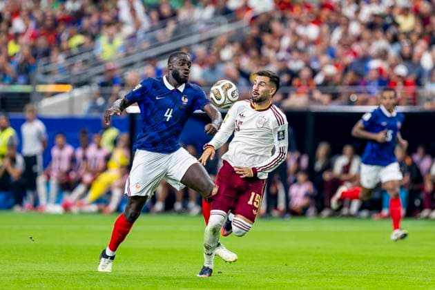 DALLAS - (lr) Dayot Upamecano of France and Alex Baena of Spain during the 2026 World Cup match between France and Spain at Dallas Stadium on July 14, 2026, in Dallas, United States. (Photo by Stefan Koops EYE4IMAGES DeFodi Images) - *** DALLAS — Dayot Upamecano of France and Alex Baena of Spain during the 2026 World Cup match between France and Spain at Dallas Stadium on July 14, 2026, in Dallas, United States. Photo by Stefan Koops, EYE4IMAGES, DeFodi Images