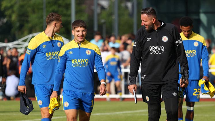 Eintracht BS vs TSV Havelse, Testspiel Wolfenbüttel, 14.07.2026, Fussball, Herren, Saiion 2026 27, Eintracht Braunschweig vs TSV Havelse, Testspiel, Jovan Mijatovic (Eintracht Braunschweig), Torwarttrainer Jasmin Fejzic (Eintracht Braunschweig) Niedersachsen Deutschland *** Eintracht BS vs. TSV Havelse, Friendly Match in Wolfenbüttel, July 14, 2026, Soccer, Men’s, 2026–27 Season, Eintracht Braunschweig vs. TSV Havelse, Friendly Match, Jovan Mijatovic (Eintracht Braunschweig), Goalkeeper Coach Jasmin Fejzic (Eintracht Braunschweig), Lower Saxony, Germany
