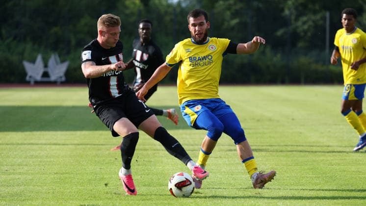 Eintracht BS vs TSV Havelse, Testspiel Wolfenbüttel, 14.07.2026, Fussball, Herren, Saiion 2026 27, Eintracht Braunschweig vs TSV Havelse, Testspiel, Kevin Schumacher (Havelse), Mehmet Can Aydin (Eintracht Braunschweig) Niedersachsen Deutschland *** Eintracht BS vs. TSV Havelse, Friendly Match in Wolfenbüttel, July 14, 2026, Soccer, Men’s, 2026–27 Season, Eintracht Braunschweig vs. TSV Havelse, Friendly Match, Kevin Schumacher (Havelse), Mehmet Can Aydin (Eintracht Braunschweig), Lower Saxony, Germany