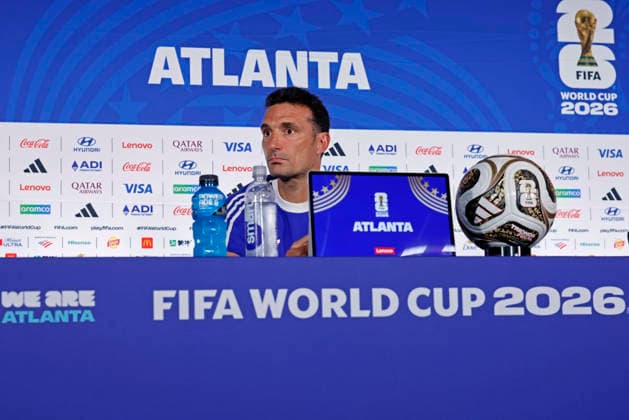 July 14, 2026, Atlanta, Georgia, United States: Lionel Scaloni, head coach of the Argentina speaks during the press conference, PK, Pressekonferenz of Argentina one day ahead of the FIFA World Cup, WM, Weltmeisterschaft, Fussball 2026 semifinal match between England and Argentina at Atlanta Stadium (Mercedes-Benz Stadium) in Atlanta, Georgia, United States on July 14, 2026. Photo: DiaEsportivo Atlanta United States - ZUMAh208 20260714_zsp_h208_018 Copyright: xHeulerxAndreyx