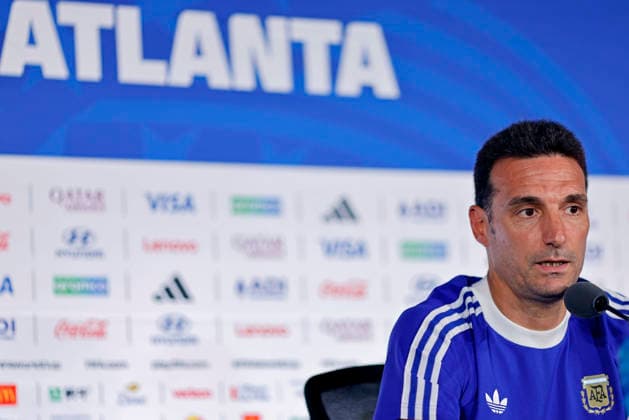 July 14, 2026, Atlanta, Georgia, United States: Lionel Scaloni, head coach of the Argentina speaks during the press conference, PK, Pressekonferenz of Argentina one day ahead of the FIFA World Cup, WM, Weltmeisterschaft, Fussball 2026 semifinal match between England and Argentina at Atlanta Stadium (Mercedes-Benz Stadium) in Atlanta, Georgia, United States on July 14, 2026. Photo: DiaEsportivo Atlanta United States - ZUMAh208 20260714_zsp_h208_022 Copyright: xHeulerxAndreyx
