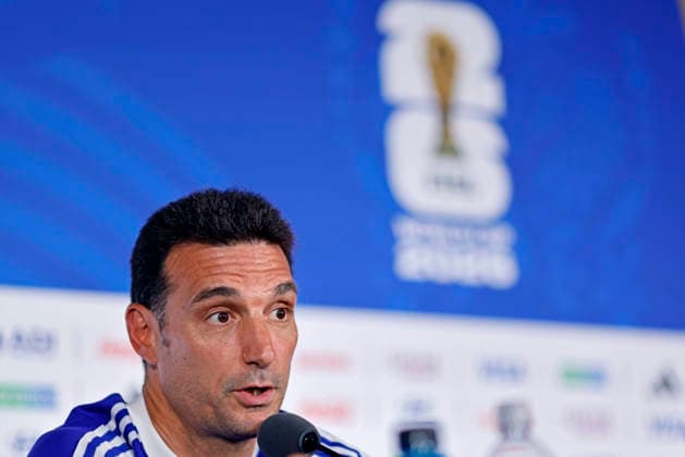 July 14, 2026, Atlanta, Georgia, United States: Lionel Scaloni, head coach of the Argentina speaks during the press conference, PK, Pressekonferenz of Argentina one day ahead of the FIFA World Cup, WM, Weltmeisterschaft, Fussball 2026 semifinal match between England and Argentina at Atlanta Stadium (Mercedes-Benz Stadium) in Atlanta, Georgia, United States on July 14, 2026. Photo: DiaEsportivo Atlanta United States - ZUMAh208 20260714_zsp_h208_025 Copyright: xHeulerxAndreyx