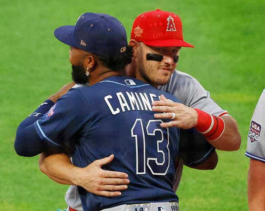 Los Angeles Angels Mike Trout hugs Tampa Bay Rays Junior Caminero (13) before the start of the 2026 MLB, Baseball Herren, USA All-Star Game at Citizens Bank Park in Philadelphia, Pennsylvania, on Tuesday, July 14, 2026.  PHI20260714908 LAURENCExKESTERSON