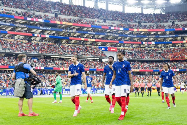 July 14, 2026, Arlington, Tx, United States: France players before the FIFA World Cup, WM, Weltmeisterschaft, Fussball semifinal match between France and Spain, at Dallas Stadium, in Texas, United States, on Tuesday, July 14, 2026. Arlington United States - ZUMAv122 20260714_aap_v122_012 Copyright: xWilliamxVolcovx