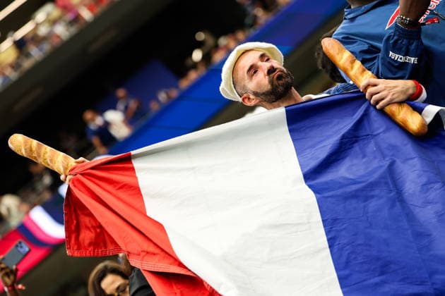 July 14, 2026, Arlington, Tx, United States: France fans during the FIFA World Cup, WM, Weltmeisterschaft, Fussball semifinal match between France and Spain, at Dallas Stadium, in Texas, United States, on Tuesday, July 14, 2026. FIFA World Cup 2026 - Semifinal - France V Spain  - ZUMAv122 20260714_aap_v122_040 Copyright: xWilliamxVolcovx