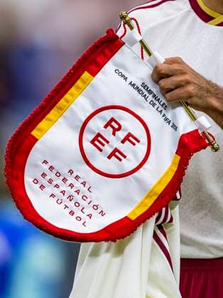 DALLAS - detail of the Spain match pennant during the 2026 World Cup match between France and Spain at Dallas Stadium on July 14, 2026, in Dallas, United States. (Photo by Stefan Koops EYE4IMAGES DeFodi Images) - *** DALLAS: A close-up of the Spain match pennant during the 2026 World Cup match between France and Spain at Dallas Stadium on July 14, 2026, in Dallas, United States. Photo by Stefan Koops, EYE4IMAGES, DeFodi Images