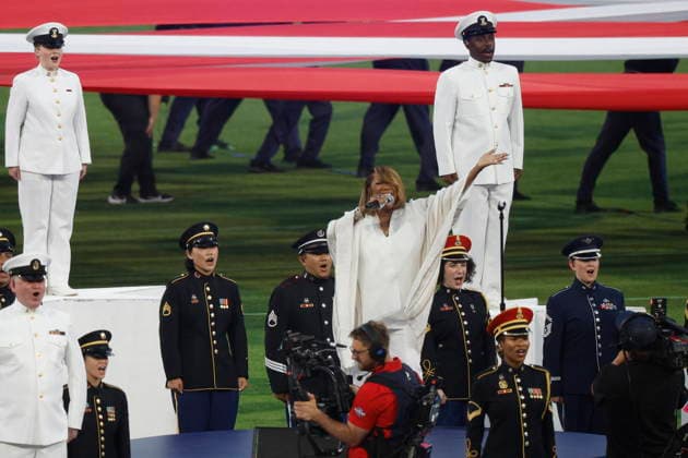2026 Major League Baseball All Star game Patti LaBelle (C) sings the national anthem before the start of the 2026 Major League Baseball All-Star Game at Citizens Bank Park in Philadelphia, Pennsylvania, USA, 14 July 2026. PHILADELPHIA PENNSYLVANIA USA  Copyright: xSTEVENxM.xFALKx