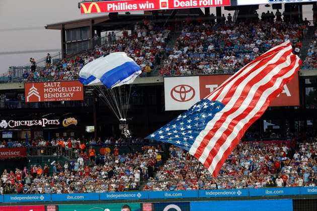 2026 Major League Baseball All Star game Paratroopers deliver the first pitch for the start of the 2026 Major League Baseball All-Star Game at Citizens Bank Park in Philadelphia, Pennsylvania, USA, 14 July 2026. PHILADELPHIA PENNSYLVANIA USA  Copyright: xSTEVENxM.xFALKx