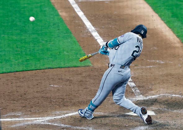 American Leagues Miguel Vargas homers on a fly ball to left field in the eighth inning against the National League in the 2026 MLB, Baseball Herren, USA All-Star Game at Citizens Bank Park in Philadelphia, Pennsylvania, on Tuesday, July 14, 2026.  PHI20260714939 LAURENCExKESTERSON