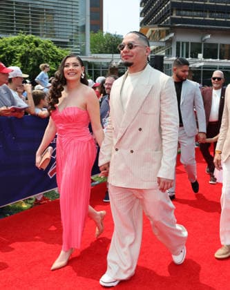 William Contreras 24 of the Milwaukee Brewers arrives on the red carpet at the 2026 MLB, Baseball Herren, USA All Star Red Carpet Show in Philadelphia, Pennsylvania, on Tuesday, July 14, 2026.  PHI202607143095 LAURENCExKESTERSON