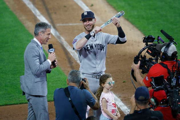 2026 Major League Baseball All Star game New York Yankees Cody Bellinger holds up the MVP trophy after beating the National League 4-0 at the conlcusion of the 2026 Major League Baseball All-Star Game at Citizens Bank Park in Philadelphia, Pennsylvania, USA, 14 July 2026. PHILADELPHIA PENNSYLVANIA USA  Copyright: xSTEVENxM.xFALKx