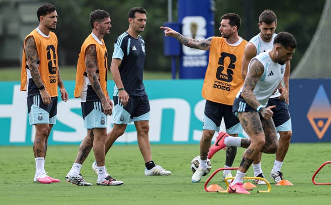 (260715) -- MARIETTA, July 15, 2026 -- Lionel Messi (3rd R) of Argentina attends a training session ahead of the semifinal match between Argentina and England at the 2026 FIFA World Cup, WM, Weltmeisterschaft, Fussball in Marietta, Georgia, the United States, on July 14, 2026. ) (SP)U.S.-GEORGIA-MARIETTA-FIFA WORLD CUP-TEAM ARGENTINA-TRAINING LixMing 