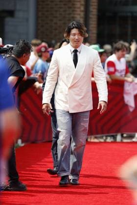 Baseball: MLB, Baseball Herren, USA All-Star Game Munetaka Murakami of the Chicago White Sox walks during a red carpet show ahead of Major League Baseball s All-Star Game at Citizens Bank Park in Philadelphia on July 14, 2026.  A14AA0005623138P