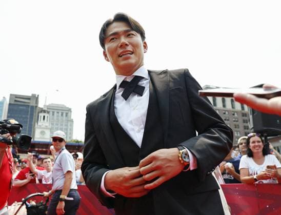 Baseball: MLB, Baseball Herren, USA All-Star Game Yoshinobu Yamamoto of the Los Angeles Dodgers meets the press after taking part in a red carpet show ahead of Major League Baseball s All-Star Game at Citizens Bank Park in Philadelphia on July 14, 2026.  A14AA0005623142P