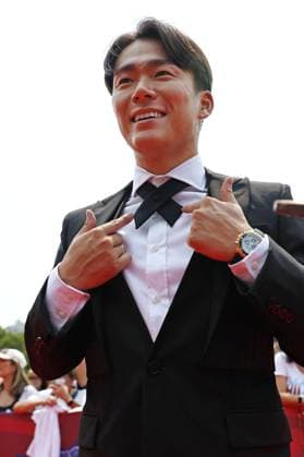 Baseball: MLB, Baseball Herren, USA All-Star Game Yoshinobu Yamamoto of the Los Angeles Dodgers meets the press after taking part in a red carpet show ahead of Major League Baseball s All-Star Game at Citizens Bank Park in Philadelphia on July 14, 2026.  A14AA0005623145P