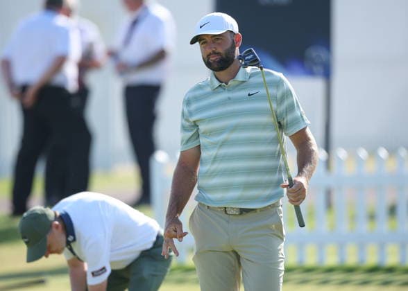 154th Open Golf Championships - Practice Day Scottie Scheffler (R) of the USA on the putting green during practice day at the British Open Golf Championships at Royal Birkdale in Southport, Britain, 15 July 2026. SOUTHPORT United Kingdom  Copyright: xADAMxVAUGHANx