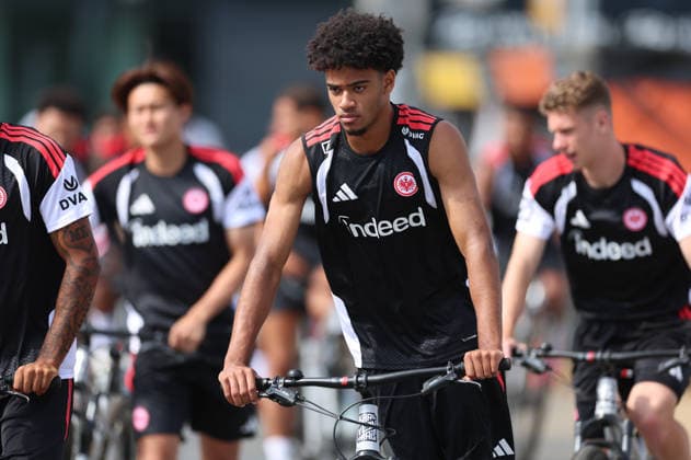 15.07.2026, Fussball Training, Eintracht Frankfurt, v.l., Malik Pimpong (Eintracht Frankfurt) DFL DFB REGULATIONS PROHIBIT ANY USE OF PHOTOGRAPHS AS IMAGE SEQUENCES AND OR QUASI-VIDEO. xdcx *** July 15, 2026, Soccer Practice, Eintracht Frankfurt, from left: Malik Pimpong, Eintracht Frankfurt. DFL and DFB regulations prohibit any use of photographs as image sequences and or quasi-video. xdcx Copyright: HMBxMedia Claus