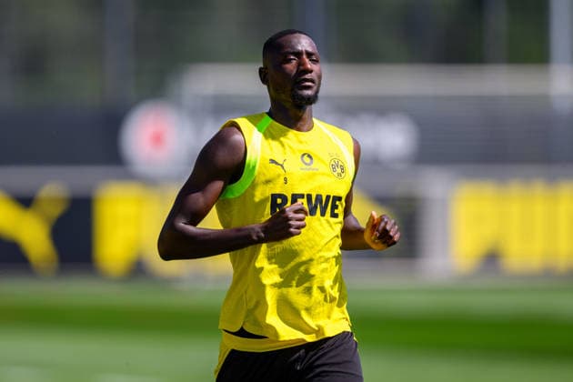 14.07.2026: Bundesliga, Borussia Dortmund öffentliches Training, Saisonstart 2026 2027 in Dortmund Serhou Guirassy (Borussia Dortmund) läuft sich warm. *** July 14, 2026: Bundesliga, Borussia Dortmund public training session, start of the 2026–2027 season in Dortmund; Serhou Guirassy warms up with Borussia Dortmund Copyright: xDavidxInderliedx