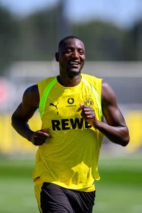 14.07.2026: Bundesliga, Borussia Dortmund öffentliches Training, Saisonstart 2026 2027 in Dortmund Serhou Guirassy (Borussia Dortmund) läuft sich warm. *** July 14, 2026: Bundesliga, Borussia Dortmund public training session, start of the 2026–2027 season in Dortmund; Serhou Guirassy warms up with Borussia Dortmund Copyright: xDavidxInderliedx