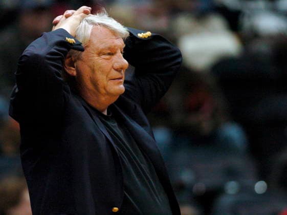 USA BASKETBALL Golden State Warriors at Atlanta Hawks epa00919542 Golden State Warriors head coach Don Nelson watches his team play against the Atlanta Hawks during the first half of their NBA, Basketball Herren, USA basketball game in Atlanta, Georgia on Wednesday, 31 January 2007. ATLANTA United States  Copyright: xERIKxS.xLESSERx