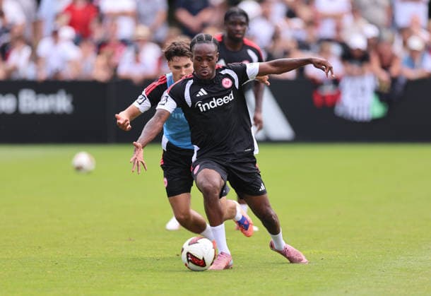15.07.2026, Fussball Training, Eintracht Frankfurt, v.l., Noel Futkeu (Eintracht Frankfurt) DFL DFB REGULATIONS PROHIBIT ANY USE OF PHOTOGRAPHS AS IMAGE SEQUENCES AND OR QUASI-VIDEO. xdcx *** July 15, 2026, Soccer Practice, Eintracht Frankfurt, from left: Noel Futkeu, Eintracht Frankfurt. DFL and DFB regulations prohibit any use of photographs as image sequences and or quasi-video. xdcx Copyright: HMBxMedia Claus