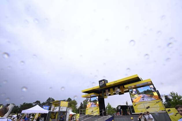 Tour de France 2026 Stage 11 iNEVERS, FRANCE - JULY 15 : Illustration picture rain during stage 11 of the 113rd edition of Tour de France an UCI World Tour 2.UWT cycling road race stage for Men Elite of 161 km with start in Vichy and finish in Nevers on July 15, 2026 in Nevers, France, 15 07 2026 Nevers France  Copyright: xTomasxSiskx