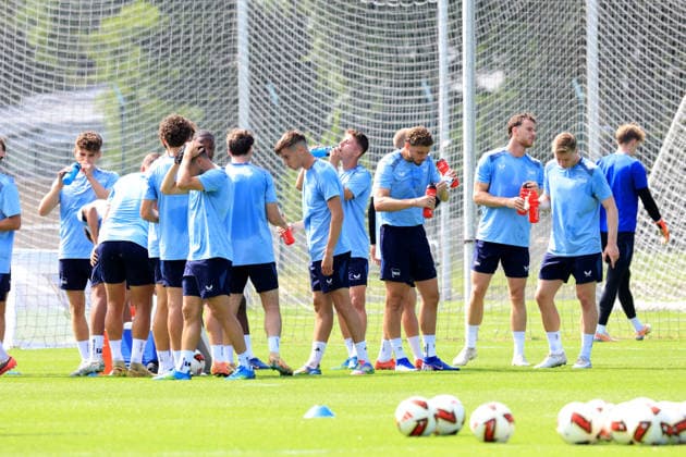 DEU, DFL, 2. FBL Hertha BSC, Training, 15.07.2026, Sportforum, Berlin, DEU, DFL, 2. FBL Hertha BSC, Training, Hertha-Spielerkreis DFL - regulations prohibit any use of Photographs as image sequences and or quasi-video Berlin Sportforum Berlin Deutschland *** GER, DFL, 2nd Bundesliga Hertha BSC, Training, July 15, 2026, Sportforum, Berlin, GER, DFL, 2nd Bundesliga Hertha BSC, Training, Hertha Players Circle. DFL regulations prohibit any use of photographs as image sequences and or quasi-video. Berlin Sportforum, Berlin, Germany Copyright: xNordphotox xEnglerx