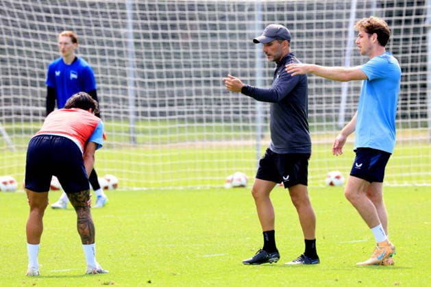DEU, DFL, 2. FBL Hertha BSC, Training, 15.07.2026, Sportforum, Berlin, DEU, DFL, 2. FBL Hertha BSC, Training, Cheftrainer Stefan Leitl (Hertha BSC Berlin), Leon Jensen (Hertha BSC Berlin 5) DFL - regulations prohibit any use of Photographs as image sequences and or quasi-video Berlin Sportforum Berlin Deutschland *** GER, DFL, 2nd Bundesliga Hertha BSC, Training, July 15, 2026, Sportforum, Berlin, GER, DFL, 2nd Bundesliga Hertha BSC, Training, Head Coach Stefan Leitl, Hertha BSC Berlin, Leon Jensen, Hertha BSC Berlin. 5. DFL regulations prohibit any use of photographs as image sequences and or quasi-video. Berlin Sportforum, Berlin, Germany Copyright: xNordphotox xEnglerx