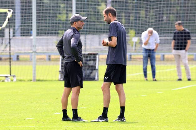 DEU, DFL, 2. FBL Hertha BSC, Training, 15.07.2026, Sportforum, Berlin, DEU, DFL, 2. FBL Hertha BSC, Training, Cheftrainer Stefan Leitl (Hertha BSC Berlin), Co-Trainer Andre Mijatovic (Hertha BSC Berlin) DFL - regulations prohibit any use of Photographs as image sequences and or quasi-video Berlin Sportforum Berlin Deutschland *** GER, DFL, 2nd Bundesliga Hertha BSC, Training, July 15, 2026, Sportforum, Berlin, GER, DFL, 2nd Bundesliga Hertha BSC, Training, Head Coach Stefan Leitl, Hertha BSC Berlin; Assistant Coach Andre Mijatovic, Hertha BSC Berlin. DFL regulations prohibit any use of photographs as image sequences and or quasi-video. Berlin Sportforum, Berlin, Germany Copyright: xNordphotox xEnglerx