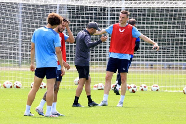 DEU, DFL, 2. FBL Hertha BSC, Training, 15.07.2026, Sportforum, Berlin, DEU, DFL, 2. FBL Hertha BSC, Training, Cheftrainer Stefan Leitl (Hertha BSC Berlin), Niklas Kolbe (Hertha BSC Berlin 27) DFL - regulations prohibit any use of Photographs as image sequences and or quasi-video Berlin Sportforum Berlin Deutschland *** GER, DFL, 2nd Bundesliga Hertha BSC, Training, July 15, 2026, Sportforum, Berlin, GER, DFL, 2nd Bundesliga Hertha BSC, Training, Head Coach Stefan Leitl, Hertha BSC Berlin; Niklas Kolbe, Hertha BSC Berlin. 27. DFL regulations prohibit any use of photographs as image sequences and or quasi-video. Berlin Sportforum, Berlin, Germany Copyright: xNordphotox xEnglerx