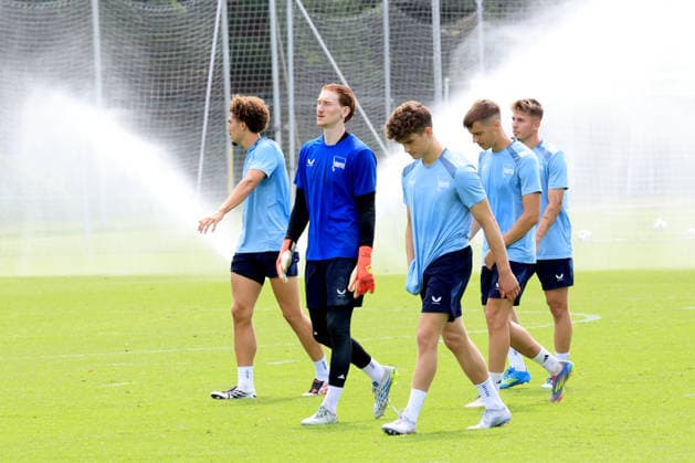DEU, DFL, 2. FBL Hertha BSC, Training, 15.07.2026, Sportforum, Berlin, DEU, DFL, 2. FBL Hertha BSC, Training, Hertha-Spielerkreis, Rasensprenger DFL - regulations prohibit any use of Photographs as image sequences and or quasi-video Berlin Sportforum Berlin Deutschland *** GER, DFL, 2nd Bundesliga Hertha BSC, Training, July 15, 2026, Sportforum, Berlin, GER, DFL, 2nd Bundesliga Hertha BSC, Training, Hertha Players Circle, Sprinkler DFL regulations prohibit any use of photographs as image sequences and or quasi-video Berlin Sportforum Berlin Germany Copyright: xNordphotox xEnglerx