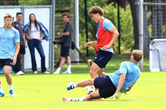 DEU, DFL, 2. FBL Hertha BSC, Training, 15.07.2026, Sportforum, Berlin, DEU, DFL, 2. FBL Hertha BSC, Training, Marton Dardai (Hertha BSC Berlin 31), Soufian Gouram (Hertha BSC Berlin 33) DFL - regulations prohibit any use of Photographs as image sequences and or quasi-video Berlin Sportforum Berlin Deutschland *** GER, DFL, 2nd Bundesliga Hertha BSC, Training, July 15, 2026, Sportforum, Berlin, GER, DFL, 2nd Bundesliga Hertha BSC, Training, Marton Dardai Hertha BSC Berlin 31, Soufian Gouram Hertha BSC Berlin 33. DFL regulations prohibit any use of photographs as image sequences and or quasi-video. Berlin Sportforum, Berlin, Germany Copyright: xNordphotox xEnglerx