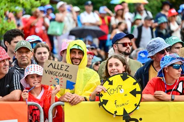 Tour de France 2026 Stage 11 NEVERS, FRANCE - JULY 15 : Illustration picture of fans during stage 11 of the 113rd edition of Tour de France an UCI World Tour 2.UWT cycling road race stage for Men Elite of 161 km with start in Vichy and finish in Nevers on July 15, 2026 in Nevers, France, 15 07 2026 Nevers France  Copyright: xPeterxDexVoechtx