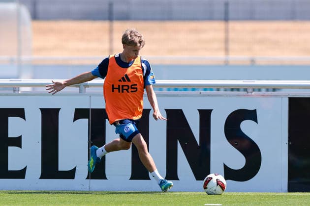 15.07.2026, Fussball, Training des FC Schalke 04. Luca Vozar (FC Schalke 04). Gelsenkirchen Trainingsgelände FC Schalke 04 NRW Deutschland xRHR-FOTO YYx *** July 15, 2026, Soccer, FC Schalke 04 practice Luca Vozar FC Schalke 04 Gelsenkirchen FC Schalke 04 training facility NRW Germany xRHR PHOTO YYx Copyright: RHR-FOTOx RHR-FOTO YY