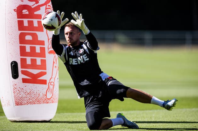COLOGNE, GERMANY - JULY 15: Marvin Schwaebe (Schwäbe, Schwabe, 1. FC Koeln, 1) catching the ball during a training session of season 2026 27 at Geissbockheim on July 15, 2026 in Cologne, Germany. North Rhine Westphalia Germany Copyright: xSteffiexWunderlx