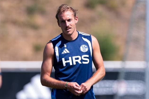 15.07.2026, Fussball, Training des FC Schalke 04. Timo Becker (FC Schalke 04). Gelsenkirchen Trainingsgelände FC Schalke 04 NRW Deutschland xRHR-FOTO YYx *** July 15, 2026, Soccer, FC Schalke 04 practice Timo Becker FC Schalke 04 Gelsenkirchen FC Schalke 04 training facility NRW Germany xRHR PHOTO YYx Copyright: RHR-FOTOx RHR-FOTO YY