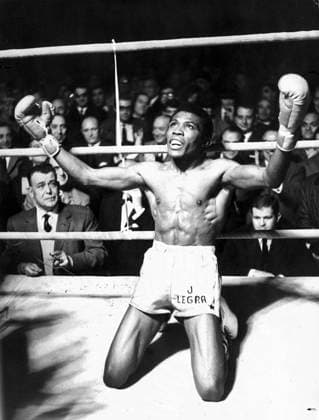 El boxeador hispano-cubano JosÃ Legra. The Hispanic-Cuban boxer JosÃ Legra.  -ecommerce-Fotos eCommerce-2-182303865