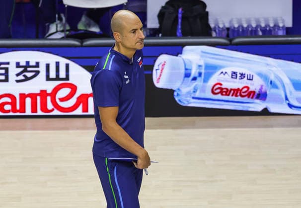 Men s Volleyball Nations League - Belgrade 2026 Slovenia s head coach Fabio Soli during the MenÕs Volleyball Nations League Pool 7 match between Germany and Slovenia at Belgrade Arena on July 15, 2026 in Belgrade, Serbia. Belgrade Serbia Copyright: xSrdjanxStevanovicx x