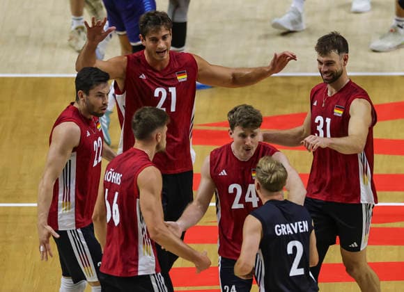 Men s Volleyball Nations League - Belgrade 2026 Players of Germany react during the MenÕs Volleyball Nations League Pool 7 match between Germany and Slovenia at Belgrade Arena on July 15, 2026 in Belgrade, Serbia. Belgrade Serbia Copyright: xSrdjanxStevanovicx x